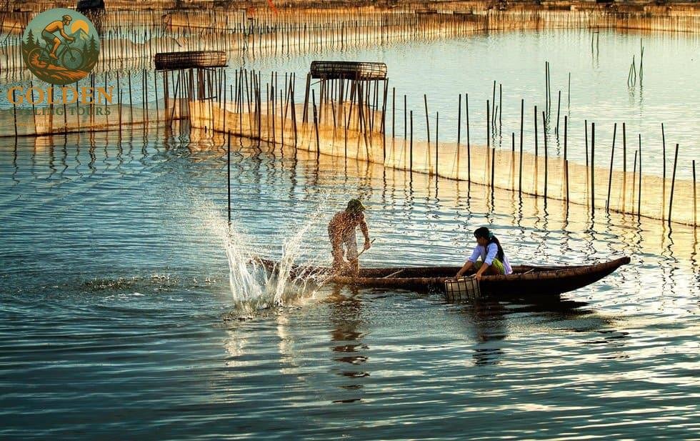 Tam Giang Lagoon Biking Tour: Dong Ba Market, Bamboo Craft & Fishing